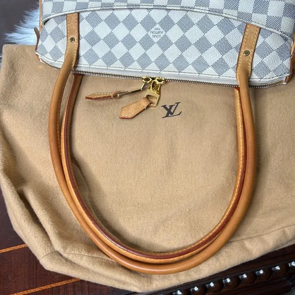 Louis Vuitton - Louis Vuitton Figheri PM Shoulder Bag Pre-Loved Great Condition - Picture 12 of 17